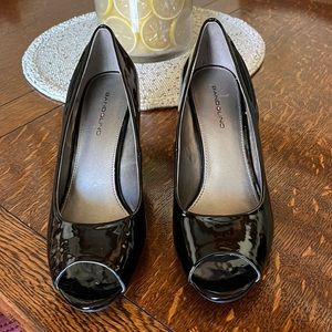Like new! Bandolino black patent leather peep toe wedge